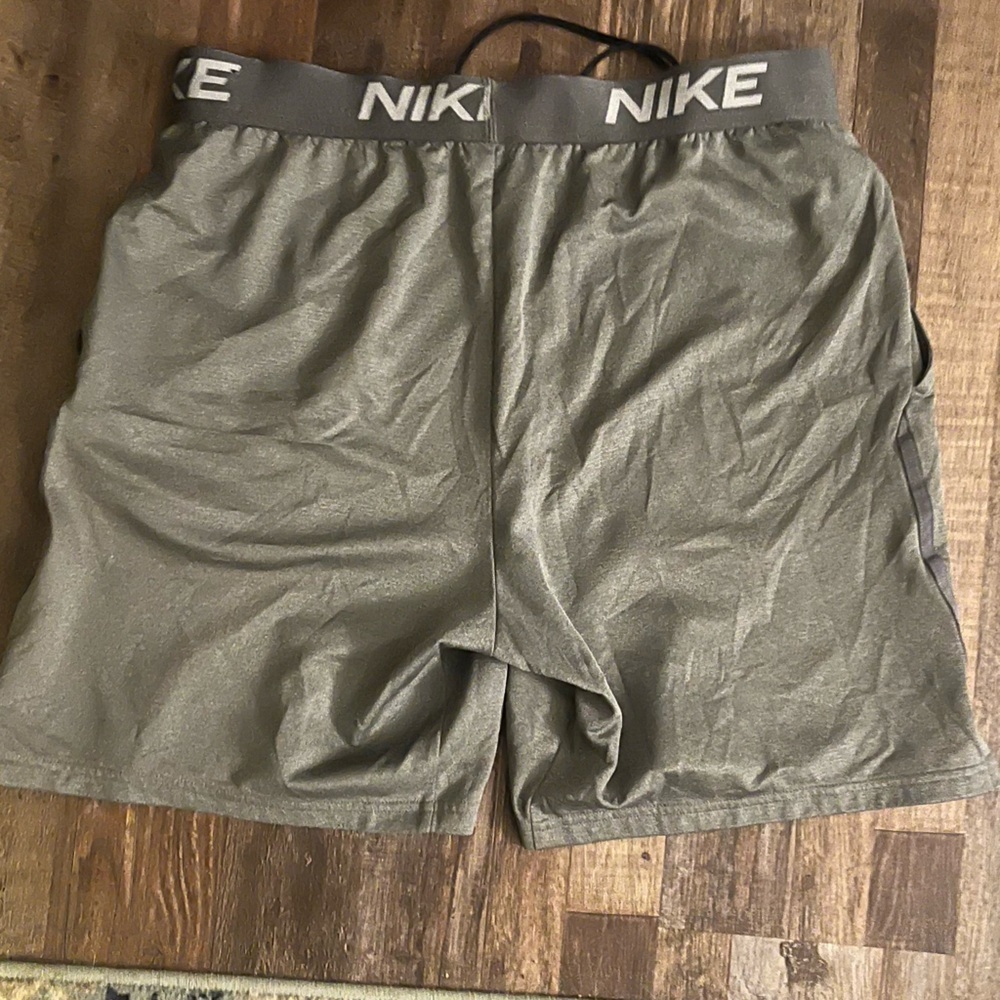 Nike Men's Dri-Fit grey Athletic Shorts - Picture 3 of 6